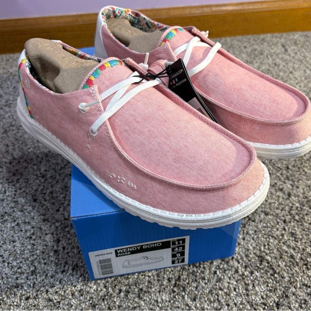 HEY DUDE Womens Wendy BOHO Color Rose size 11 _ NWT